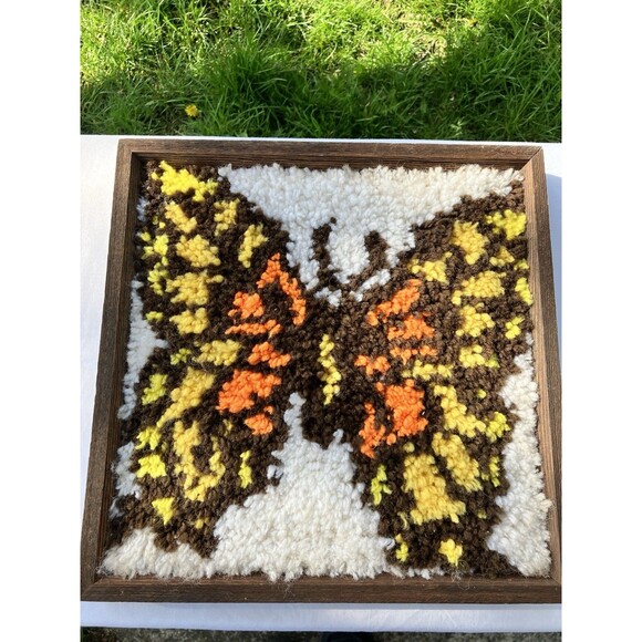 Vintage 1970s Monarch Butterfly Latch Hook, Paragon Needlecraft Shag Retro MCM - Picture 3 of 6